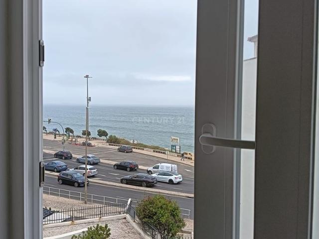 Apartamento T2 para venda na Parede com vista mar