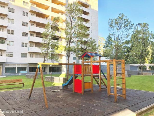 Apartamento T2 para Venda no Condomnio da Quinta das Conchas, Alta.
