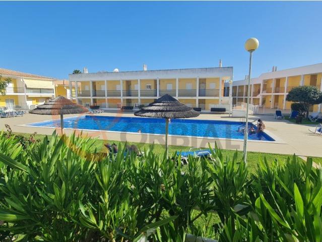 Apartamento T2 para venda com garagem e piscina em Vale Parr. 83m² Albufeira e Olhos de Água