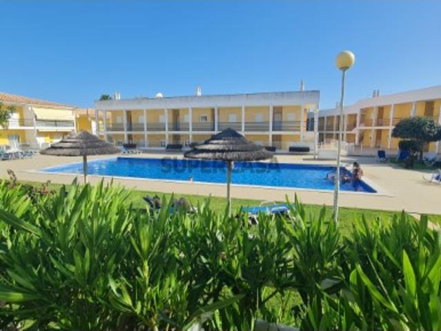 Apartamento T2 para venda com garagem e piscina em Vale Parra, Albufeira