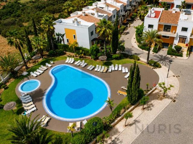 Apartamento T2 para Venda com Garagem e Piscina em Portimão