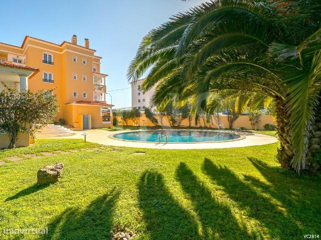 Apartamento T2 para venda em condomnio fechado com piscina na Amor.