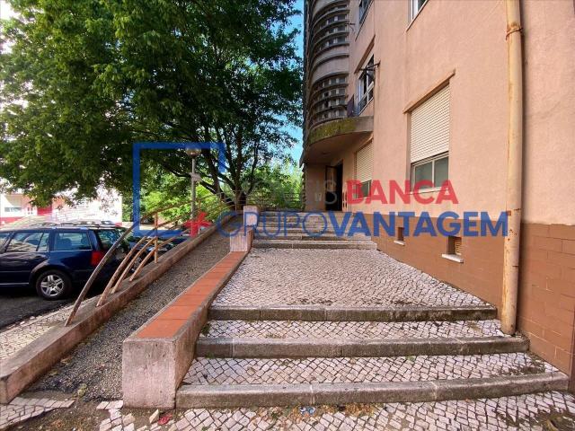 Apartamento T2, para Venda, em Setúbal