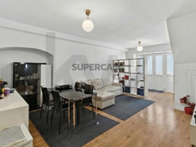 Apartamento T2 para venda junto ao jardim do Torel