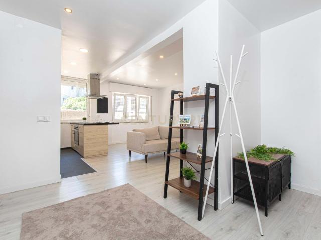 Apartamento T2 Parcialmente Remodelado | Algueirão – Mem Martins