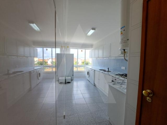 Apartamento T2 parcialmente remodelado no centro de Ílhavo!