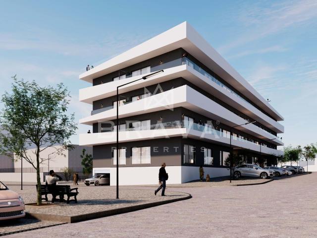 Apartamento T2 Penthouse com Terraço de 214m e garagem no Edifício Quarteira City em Quarteira
