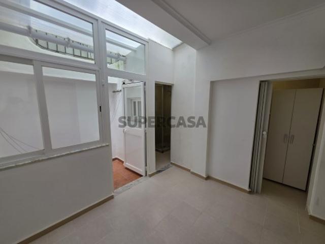 Apartamento T2 perto do metro de Olaias