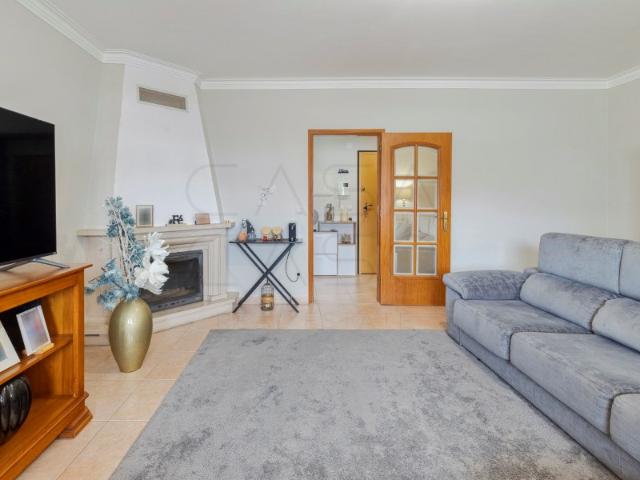Apartamento T2 Pinheirinhos em Setúbal com áreas generosas