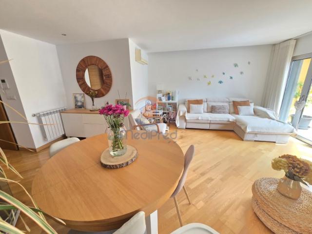 Apartamento T2 PREMIUM com Terraço, BOX e Arrecadação | Urbanização Jardim da Amoreira, Ramada