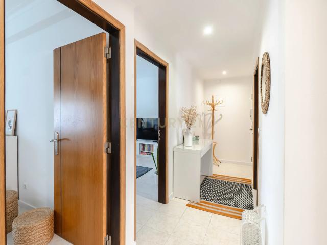 Apartamento T2 Quinta do Conde I com Vista Panorâmica