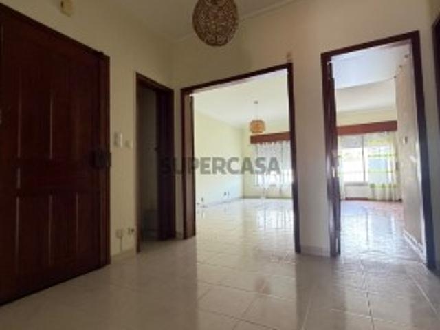 Apartamento T2 Quinta dos Lírios Rés do Chão