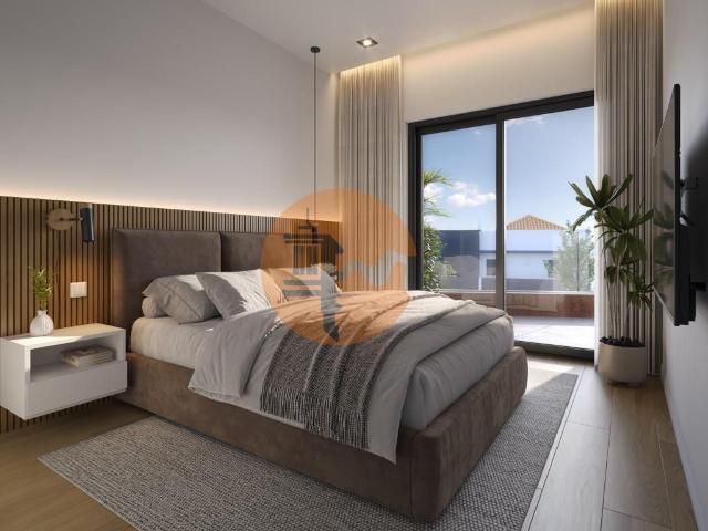 Apartamento T2, r/c, em empreendimento de luxo com piscinas. 133m² Tavira Santiago