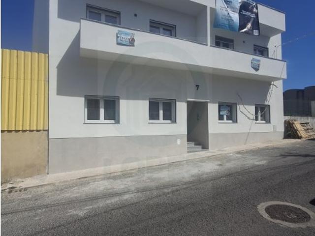 Apartamento T2 RC Novo à venda em São João da Talha