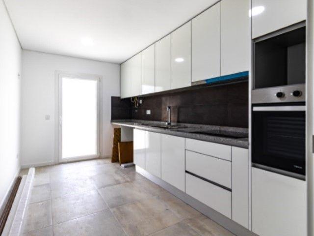 Apartamento T2 R/C Novo com Garagem