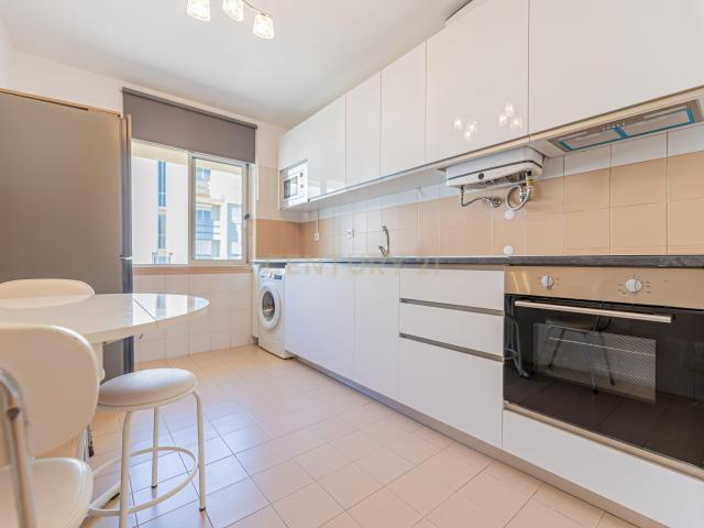 Apartamento T2 Remodelado Monte da Caparica
