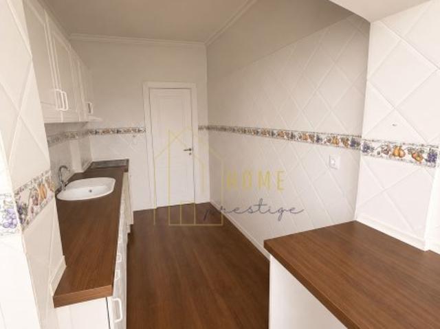 Apartamento T2 Remodelado na Amora Seixal