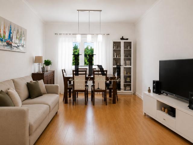 Apartamento T2 remodelado na Penha de França, Lisboa