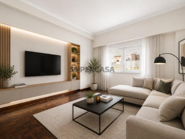 Apartamento T2 Remodelado na Póvoa de Santo Adrião
