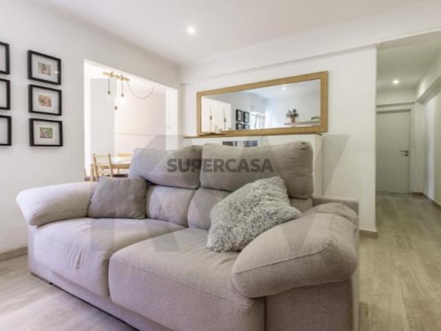 Apartamento T2 remodelado no Alto Seixalinho, Barreiro