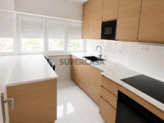 Apartamento T2 Remodelado no Cacém