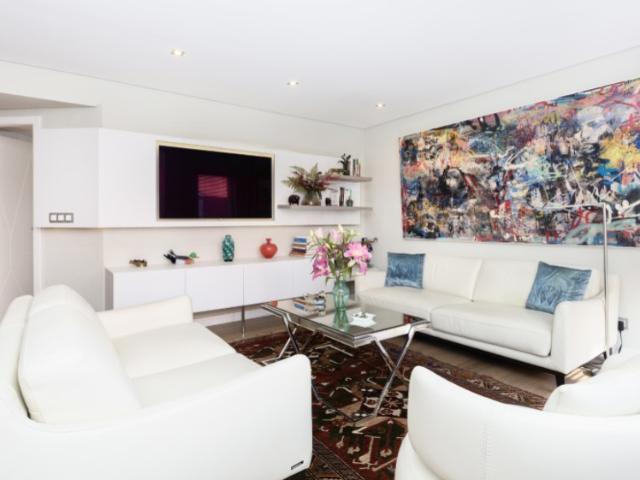 Apartamento T2 remodelado no centro de Cascais