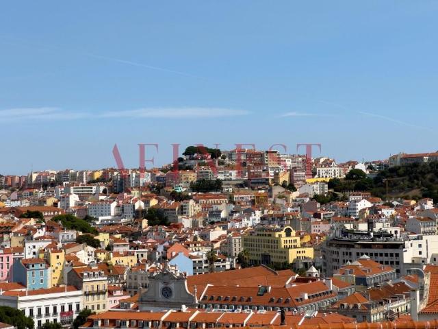 Apartamento T2 Remodelado No Chiado Largo Do Carmo Vista R. 97m² Santa Catarina