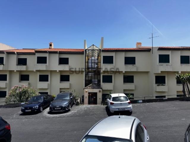 Apartamento T2 remodelado no Garajau