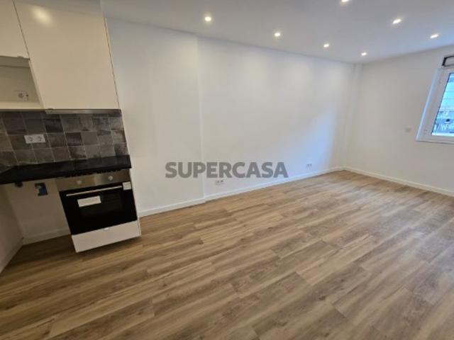 Apartamento T2 Remodelado | Odivelas