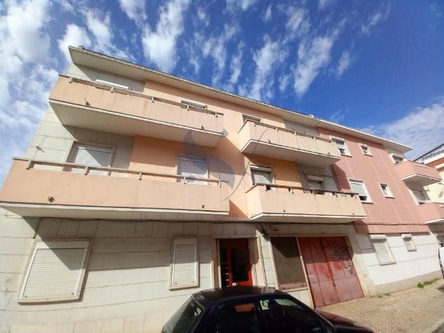 Apartamento T2 Remodelado com Terraço na Venteira Amadora 51m² Venteira