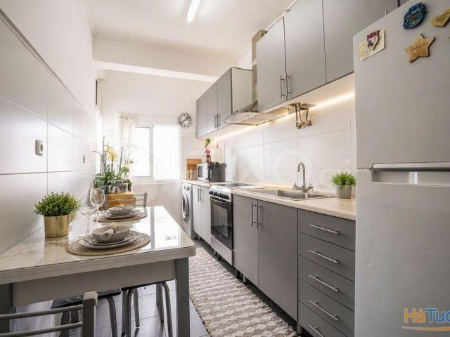 APARTAMENTO T2 REMODELADO COM VARANDA | CLASSE ENERGÉTICA B | JUNTO A LISBOA | 26084099206