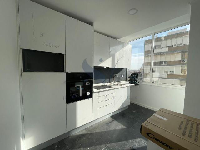 Apartamento T2 Remodelado e Equipado em Queluz 63m² Queluz e Belas