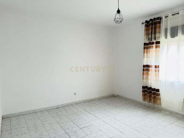 Apartamento T2 Remodelado e Mobilado, andar de moradia
