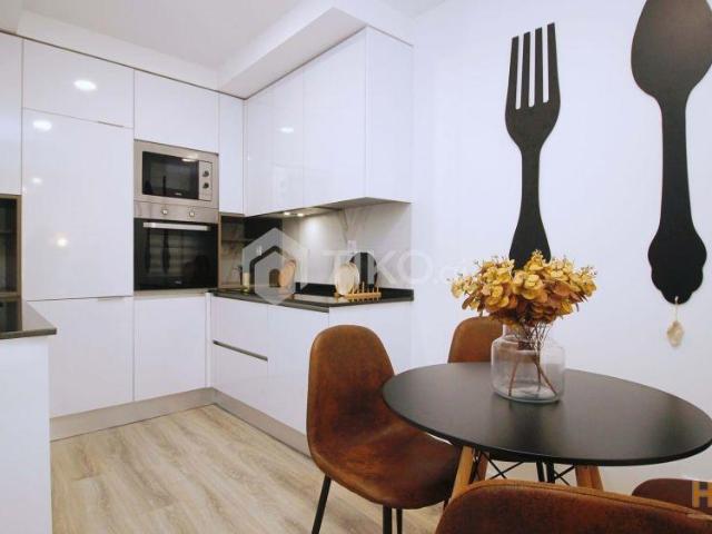 Apartamento T2 remodelado em Benfica, c/2 Frentes e Arrecadação | 26064069930