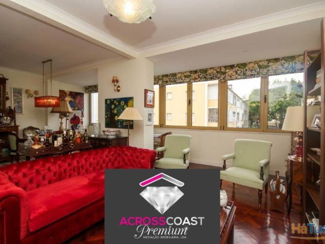 Apartamento T2 Remodelado em Paço de Arcos | 26084078610