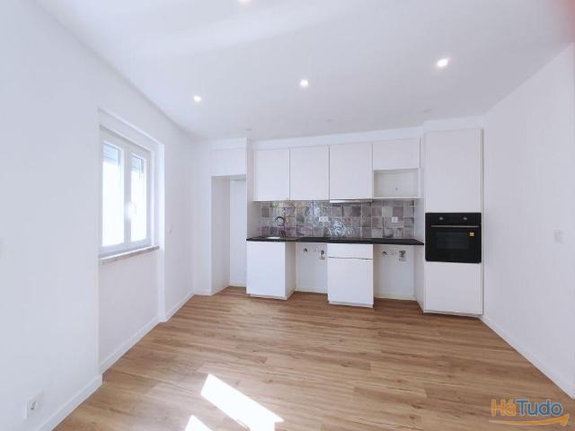 Apartamento T2 remodelado Forte da Casa | 26054088730