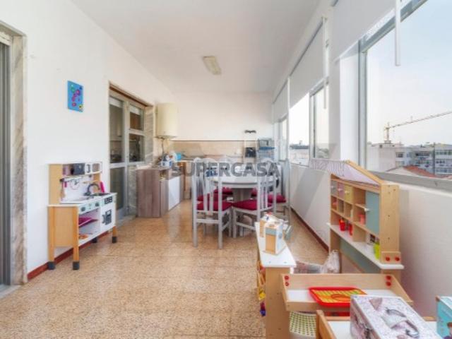 Apartamento T2 remodelado, localizado em Olhão, por 244.500 euros