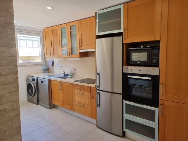 Apartamento T2 remodelado Parede central