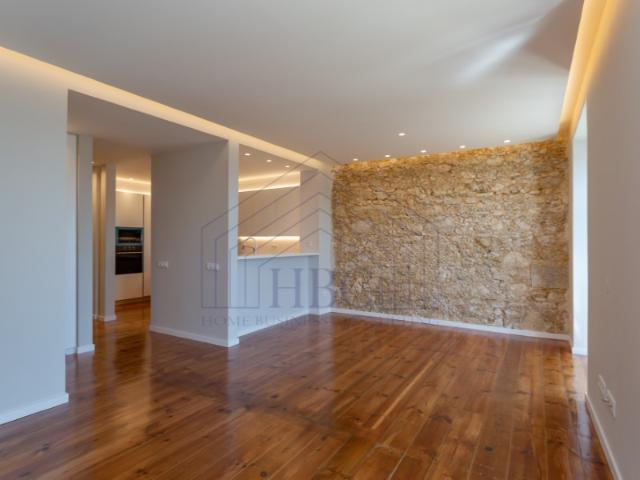 Apartamento T2 Remodelado por Arquiteto | Vista Rio Tejo | Avenida 24 de Julho, Lisboa