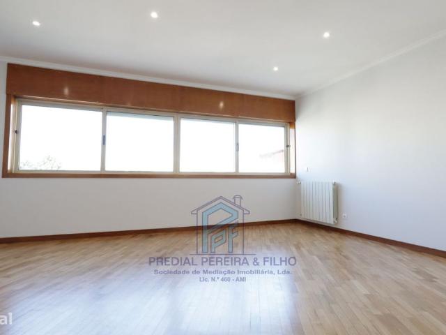 Apartamento T2 Remodelado Venda Nova / Rio Tinto