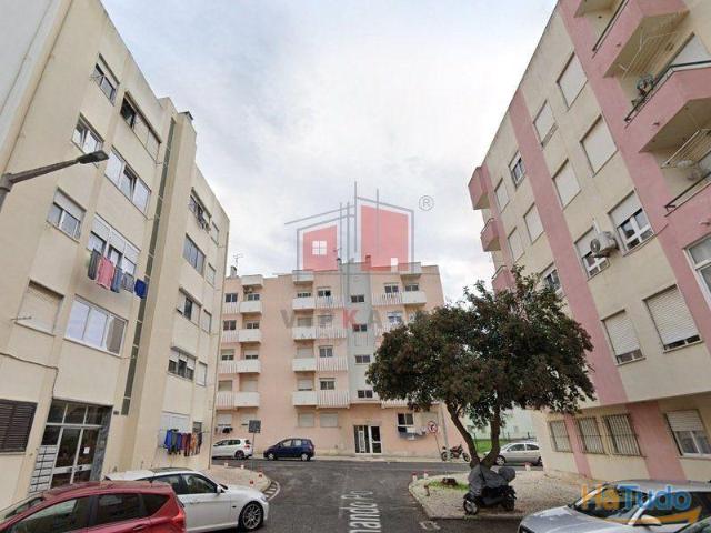 Apartamento T2 Remodelado | 26064038850