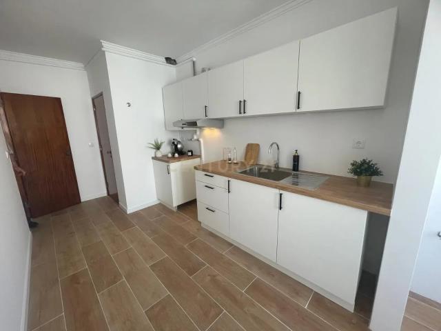 Apartamento T2 Remodelado | 95 m| Benfica – Rua Maria Lalande