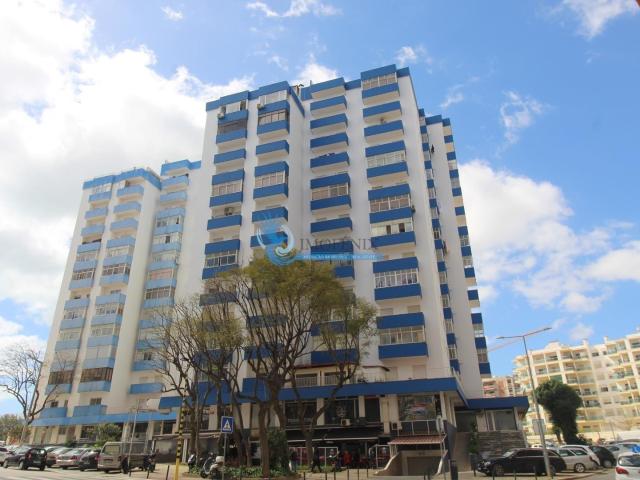 Apartamento T2 renovado a escassos metros da zona Ribeirinha. 82m² Portimão