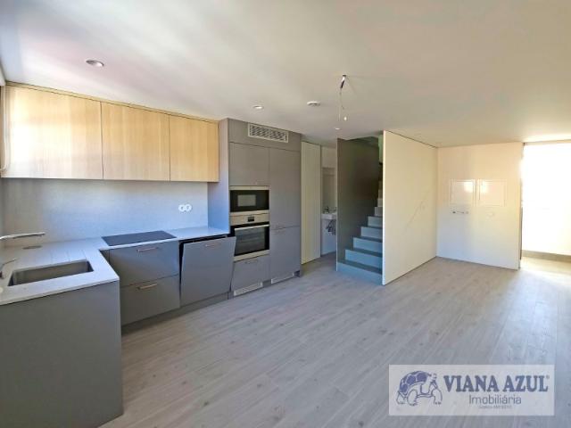 Apartamento T2 renovado com excelentes acessos no centro de Viana do Castelo