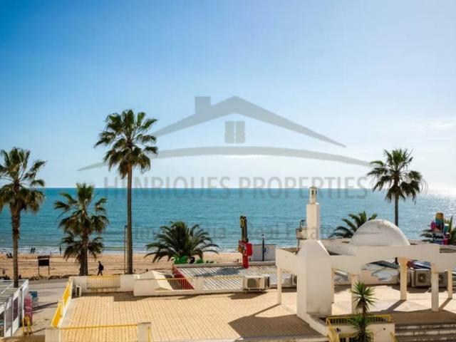Apartamento T2 Renovado com Vista Mar e Garagem a 50m da Praia Quarteira