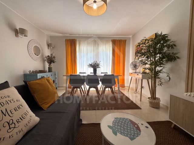 Apartamento T2 Renovado com Vista Mar em Sesimbra Pronto a Habitar ou Investir