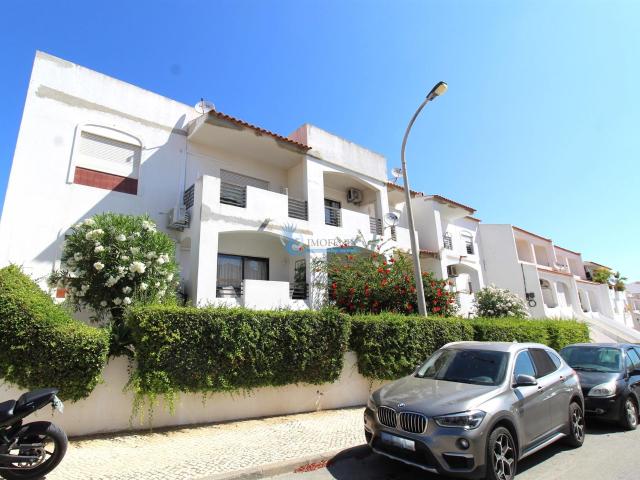 Apartamento T2 renovado e com garagem em Albufeira 121m² Albufeira Olhos de Água