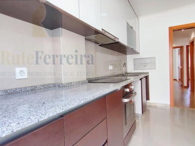 Apartamento T2 renovado em Avenidas Novas !