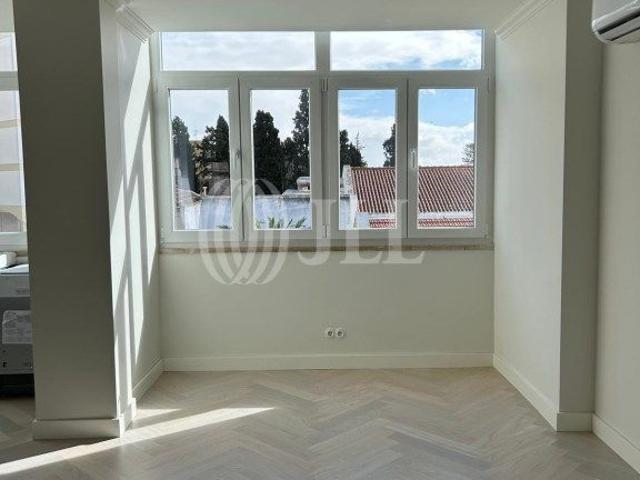 Apartamento T2 renovado, em Campo de Ourique, Lisboa