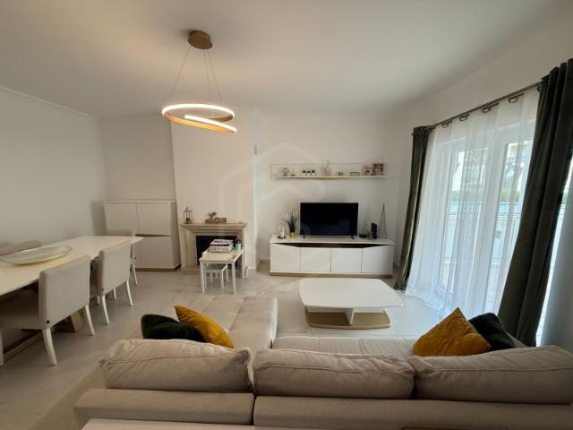 Apartamento T2 renovado em condomínio privado em Vilamoura, Algarve